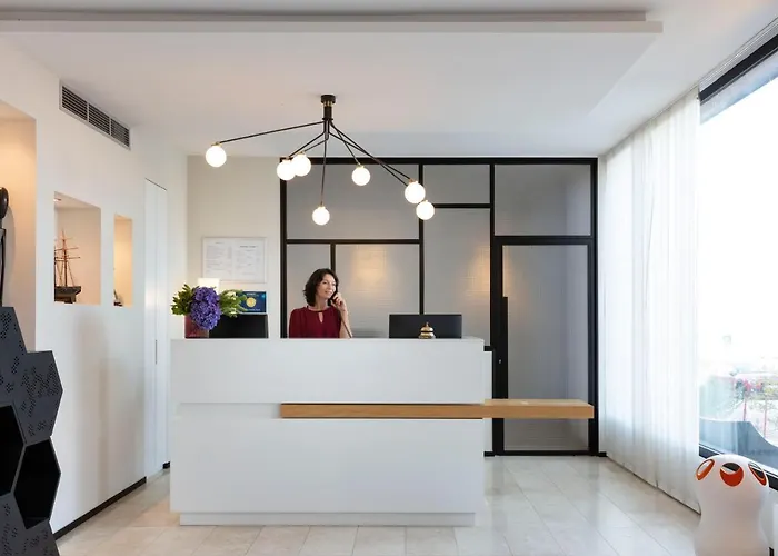 Готель Alcyon 3*